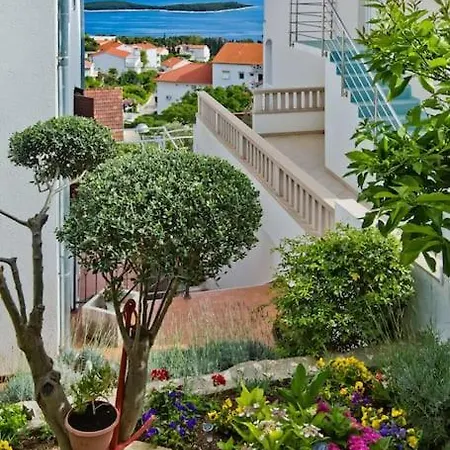 Tino With Two Sunny Terace * 赫瓦尔