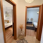 Appartement Tino With Two Sunny Terace *