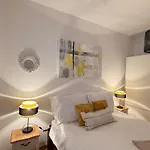 Tino With Two Sunny Terace Appartement