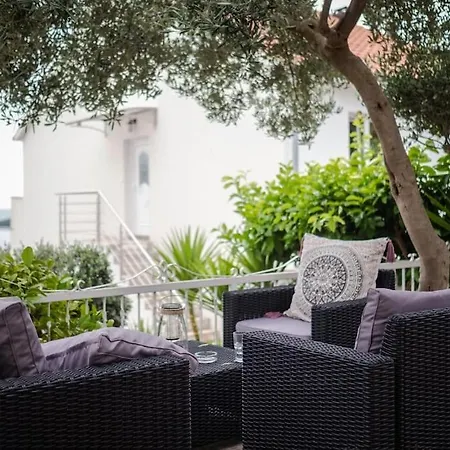 Apartment Tino With Two Sunny Terace *