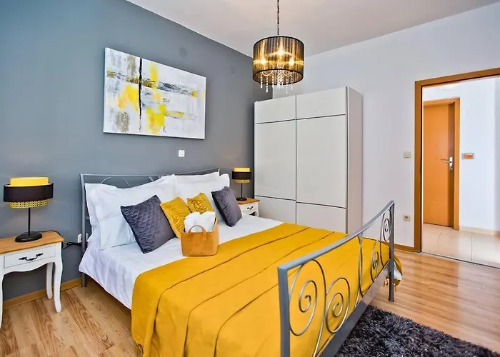 Tino With Two Sunny Terace Apartamento Hvar Town