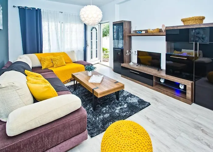 Tino With Two Sunny Terace Hvar Town