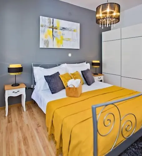 Tino With Two Sunny Terace Apartamento