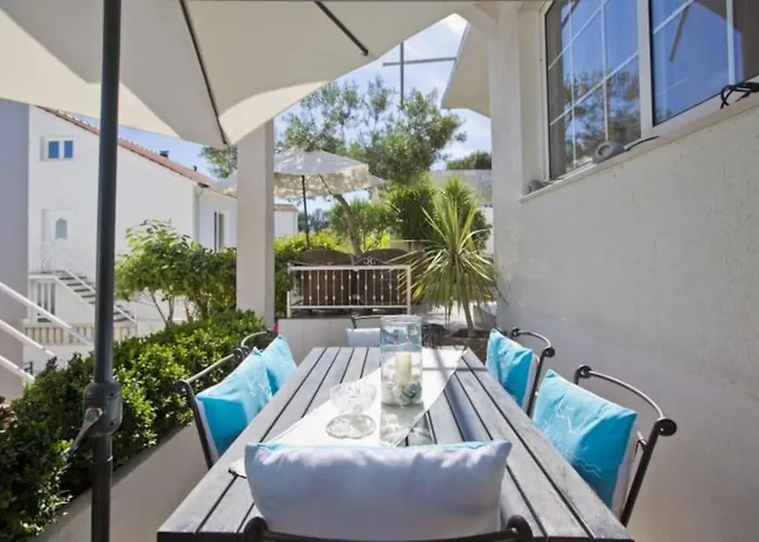 Tino With Two Sunny Terace Apartamento