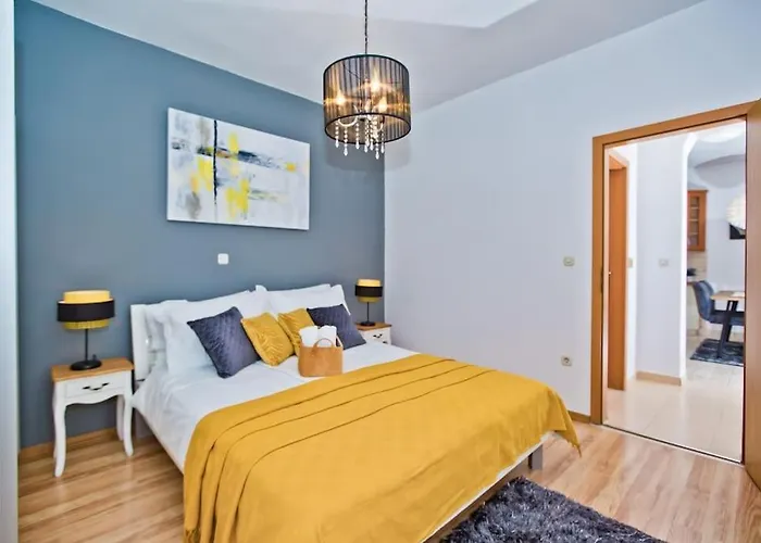 Tino With Two Sunny Terace Hvar Town