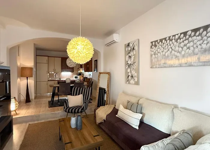 Tino With Two Sunny Terace Apartament