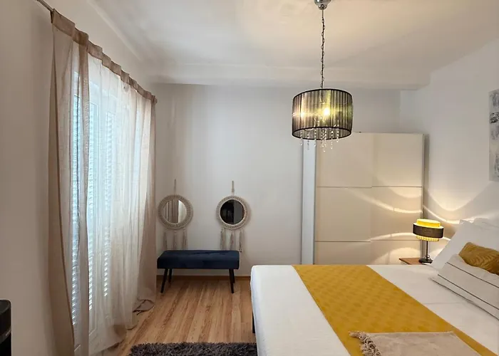 Tino With Two Sunny Terace Apartament *