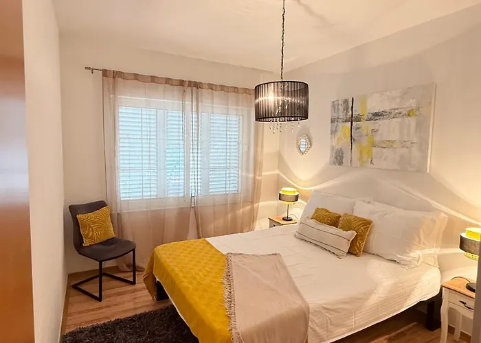 Tino With Two Sunny Terace Apartament *