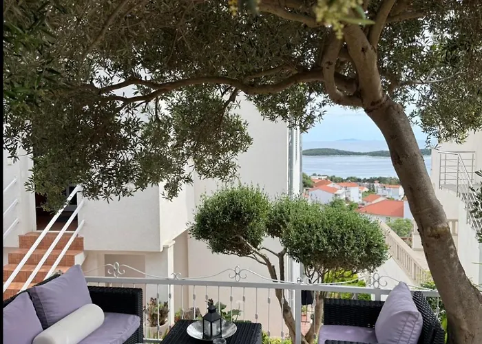 Tino With Two Sunny Terace Hvar Town