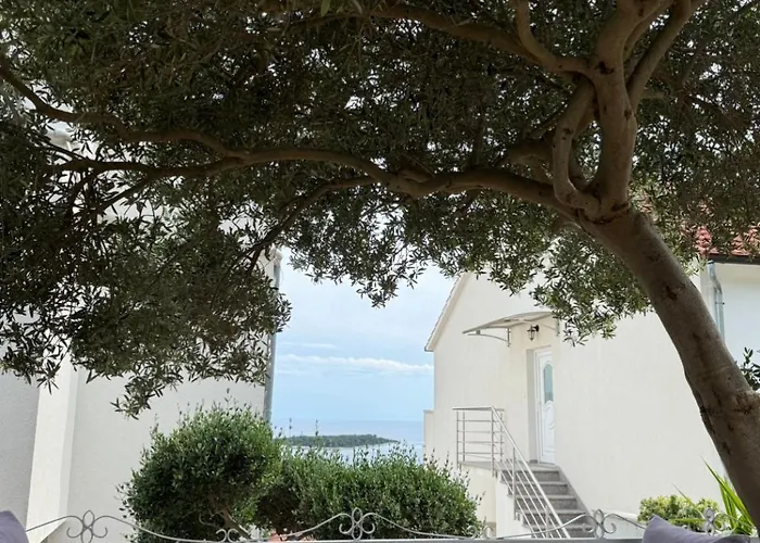 Tino With Two Sunny Terace Hvar Town