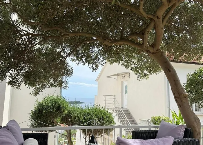 Tino With Two Sunny Terace Apartament