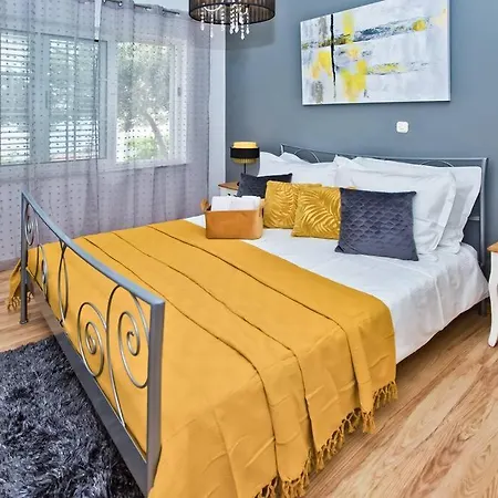 Tino With Two Sunny Terace Apartament *